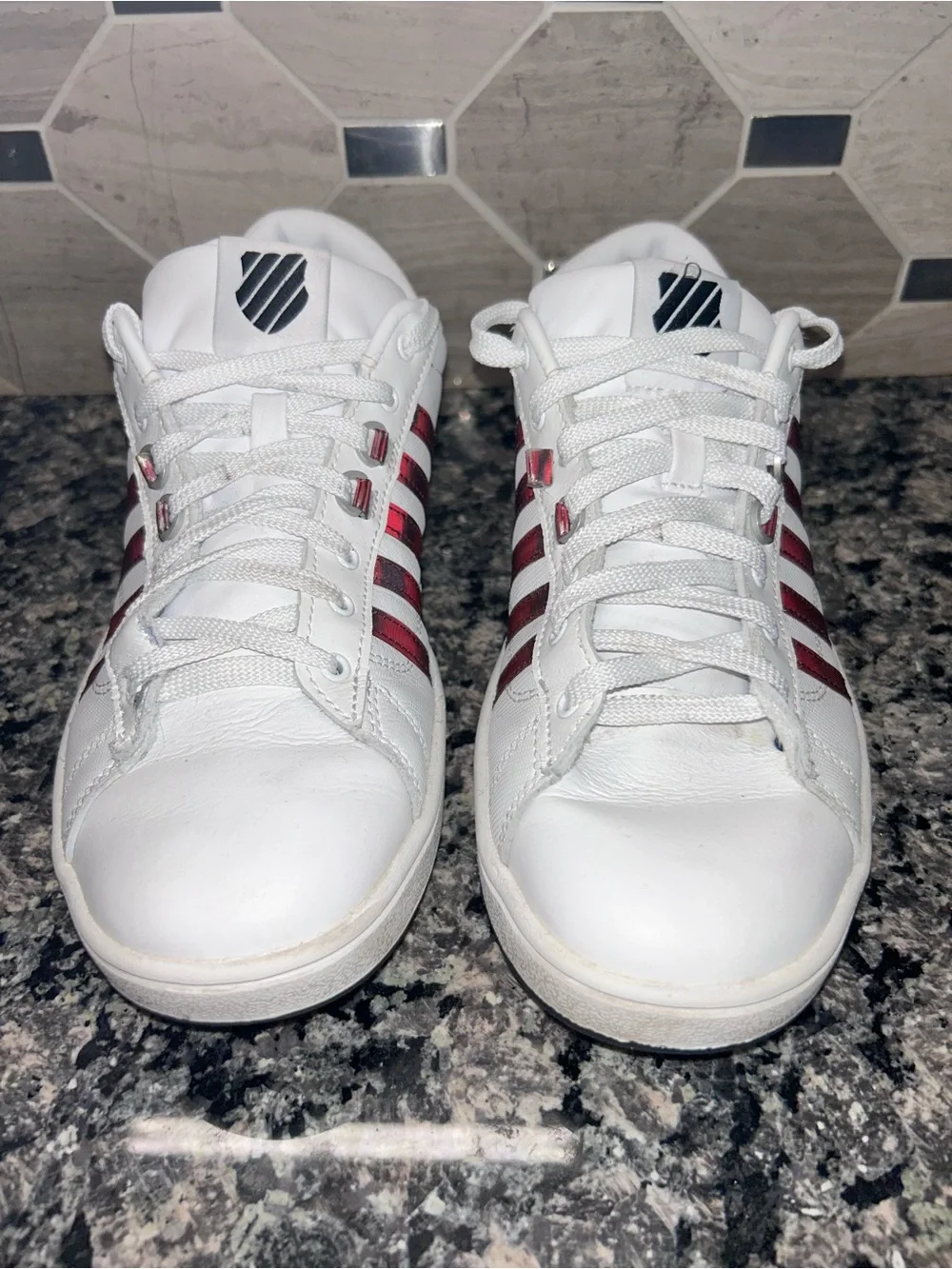 Women’s K-Swiss White Metallic Red/ pink Stripe Sneakers Size 10 Casual Shoes